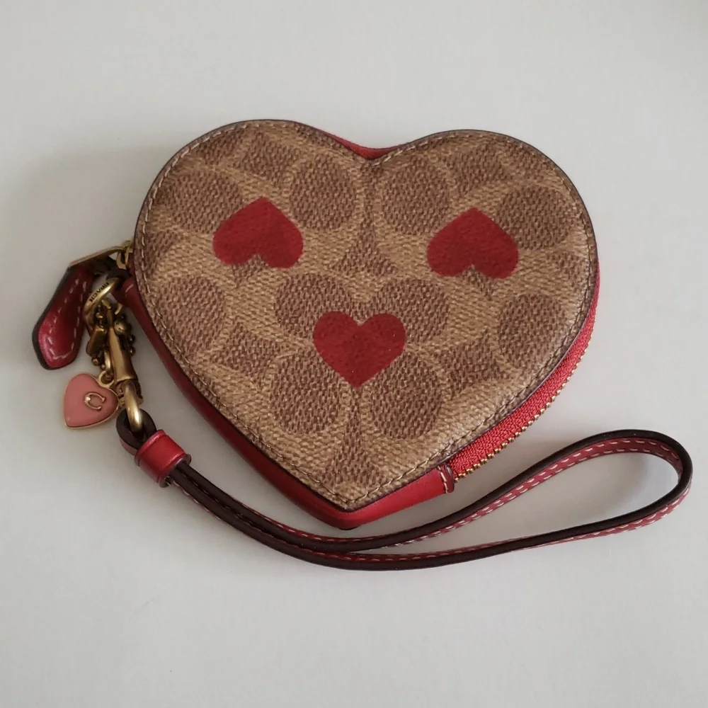 COACH HEART WRISTLET - Picture 5 of 11